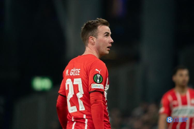  法兰克福主帅赛后批评裁判尺度  