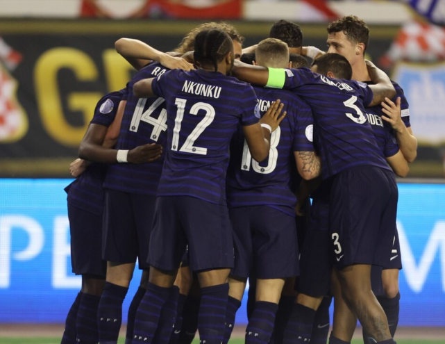  佛罗伦萨租借巴黎弃将成功，法国边锋首秀献绝杀  